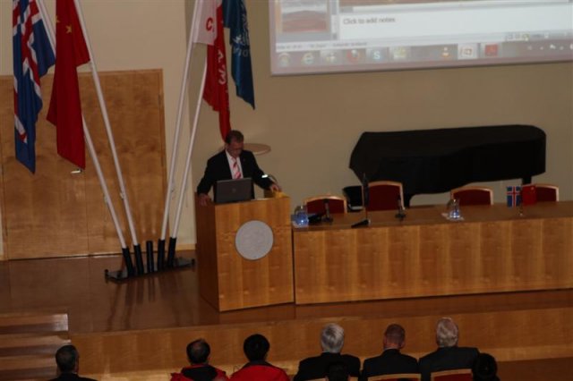 Dr. Þorsteinn Gunnarsson speaking at the symposium